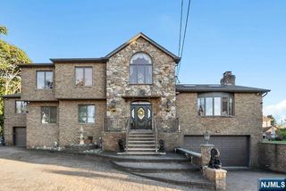 512 Van Bussum Avenue, Garfield, NJ 07026