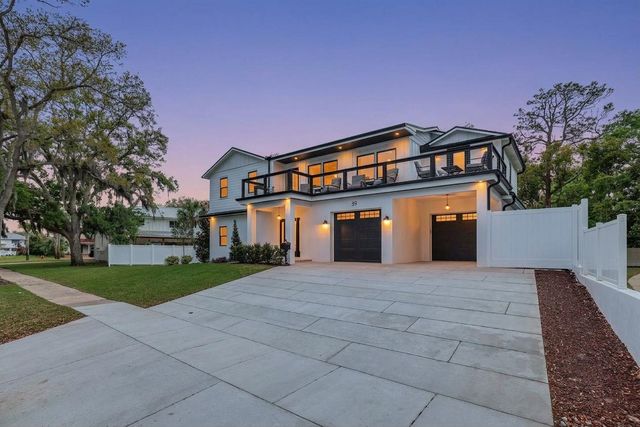39 E Park Ave, St Augustine, FL 32084