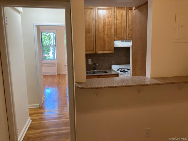 50 S Middle Neck Road 1C, Great Neck, NY 11021