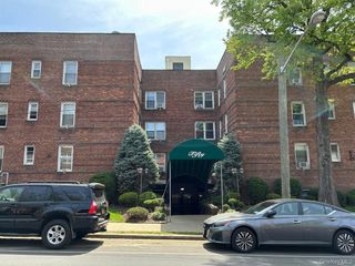50 S Middle Neck Road 1C, Great Neck, NY 11021