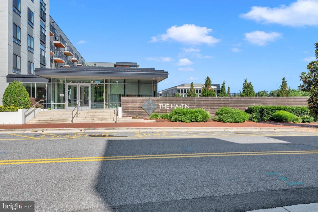 145 RIVERHAVEN DR #313, Oxon Hill, MD 20745