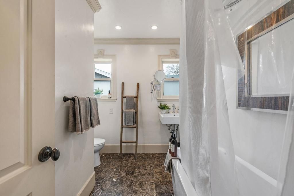 Image 15 of property listing at 1538 Lincoln Avenue, San Jose, CA 95125