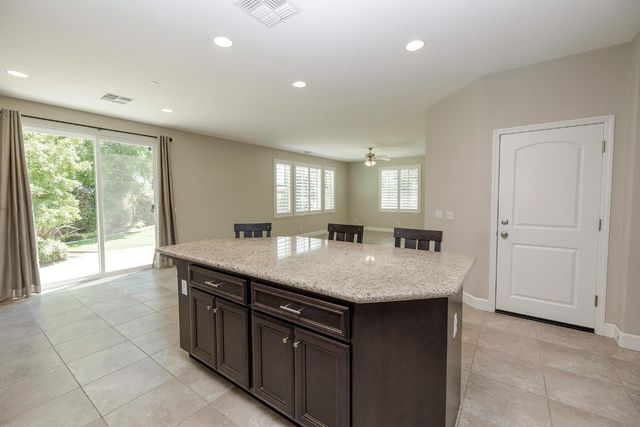 1483 Lily Ln, Turlock, CA 95382