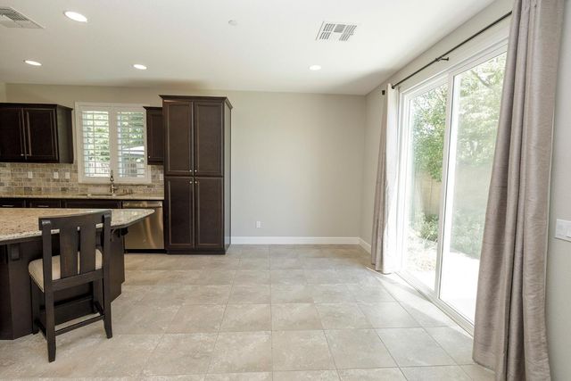 1483 Lily Ln, Turlock, CA 95382