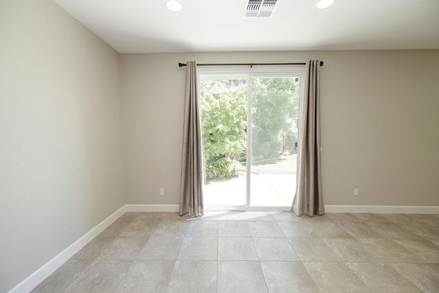 1483 Lily Ln, Turlock, CA 95382