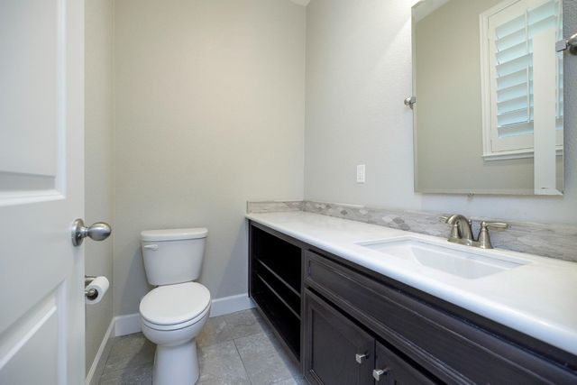 1483 Lily Ln, Turlock, CA 95382