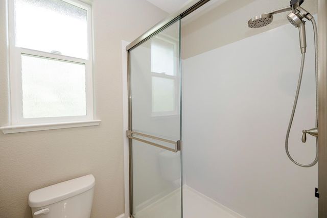 1483 Lily Ln, Turlock, CA 95382