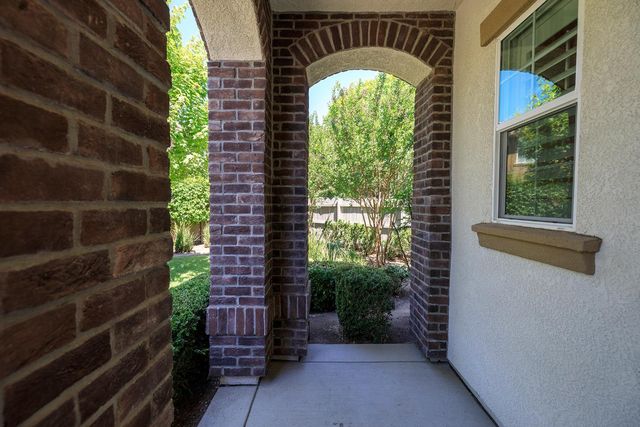 1483 Lily Ln, Turlock, CA 95382