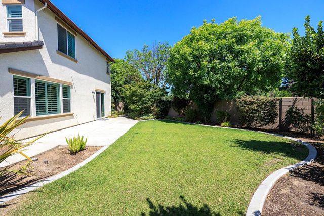 1483 Lily Ln, Turlock, CA 95382