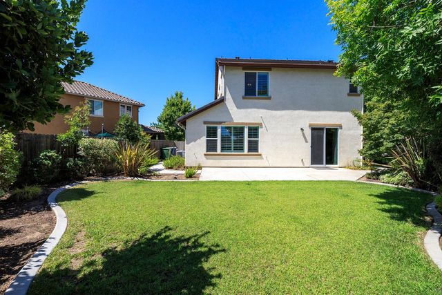 1483 Lily Ln, Turlock, CA 95382