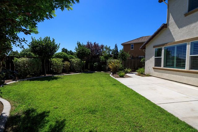 1483 Lily Ln, Turlock, CA 95382