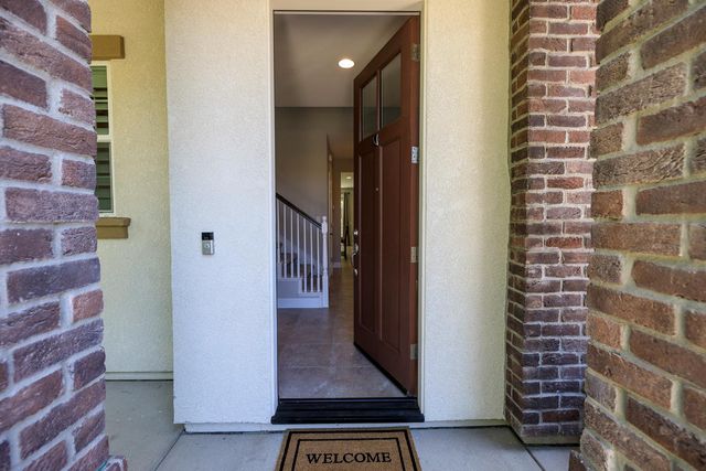 1483 Lily Ln, Turlock, CA 95382