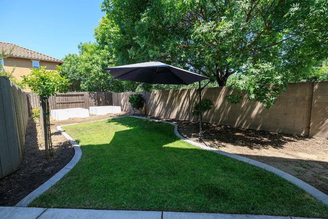 1483 Lily Ln, Turlock, CA 95382