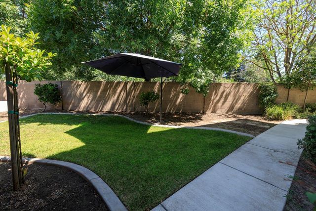 1483 Lily Ln, Turlock, CA 95382
