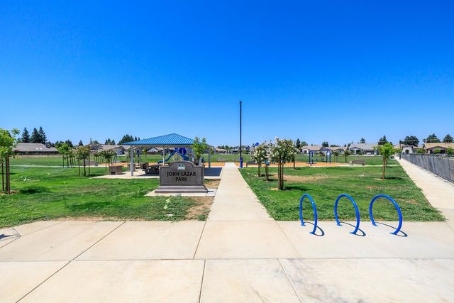 1483 Lily Ln, Turlock, CA 95382