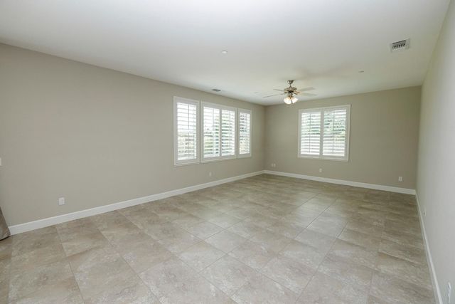 1483 Lily Ln, Turlock, CA 95382
