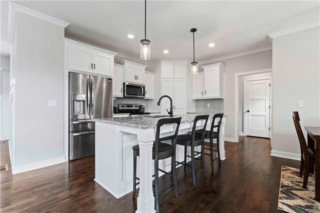 2613 SW River Trail Road, Lee's Summit, MO 64082