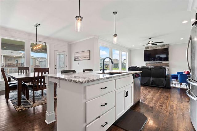 2613 SW River Trail Road, Lee's Summit, MO 64082