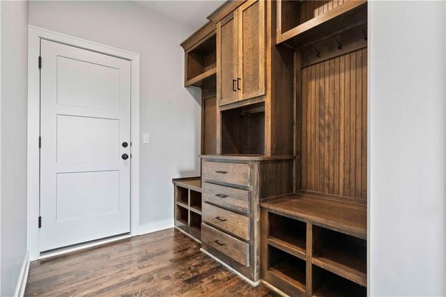 2613 SW River Trail Road, Lee's Summit, MO 64082