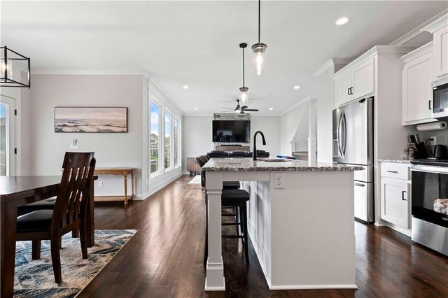 2613 SW River Trail Road, Lee's Summit, MO 64082