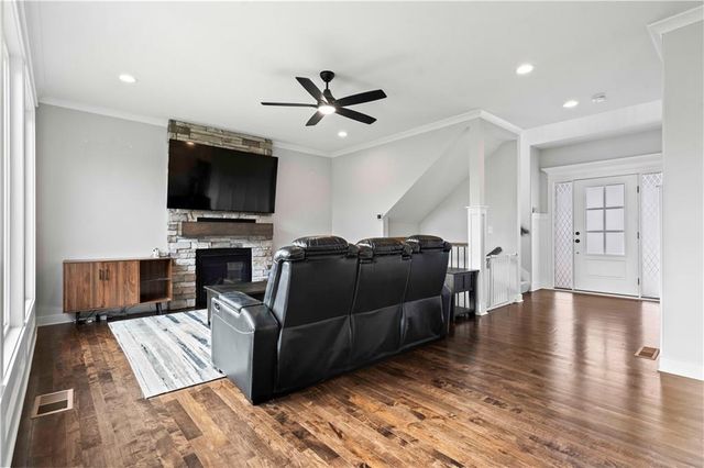 2613 SW River Trail Road, Lee's Summit, MO 64082