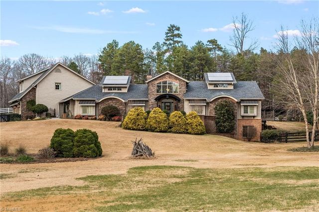 8905 Milestone Point, Clemmons, NC 27012