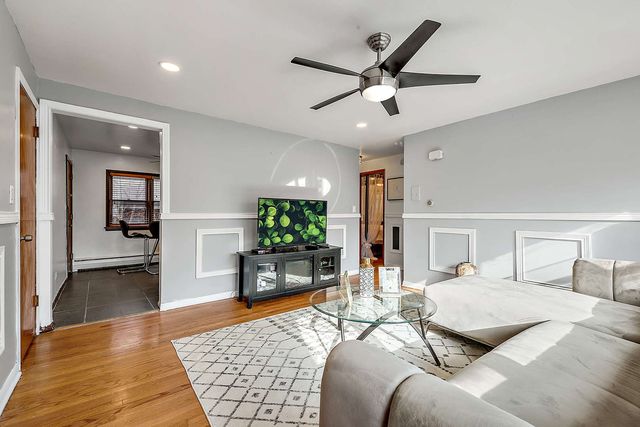 2 Le Moyne Parkway 2N, Oak Park, IL 60302