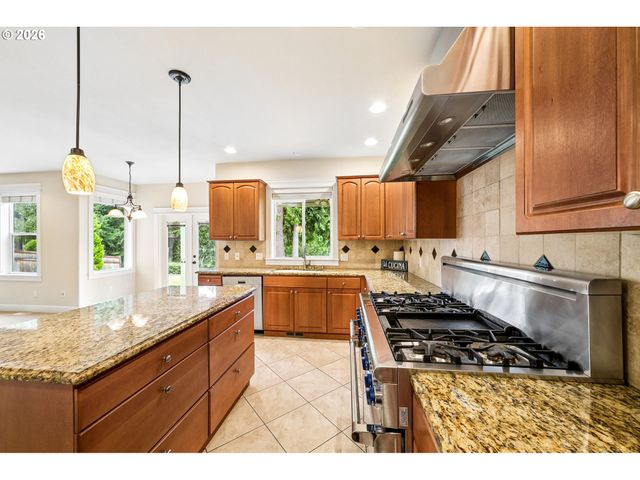688 W X St, Washougal, WA 98671