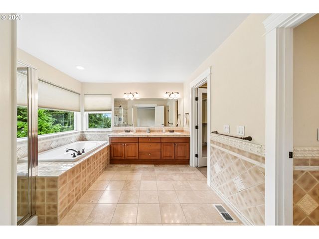 688 W X St, Washougal, WA 98671