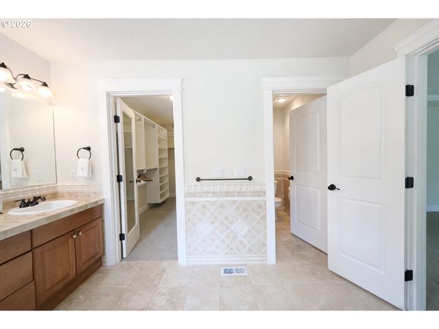 688 W X St, Washougal, WA 98671