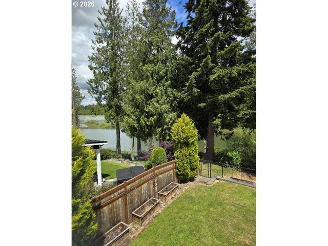 688 W X St, Washougal, WA 98671