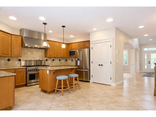 688 W X St, Washougal, WA 98671