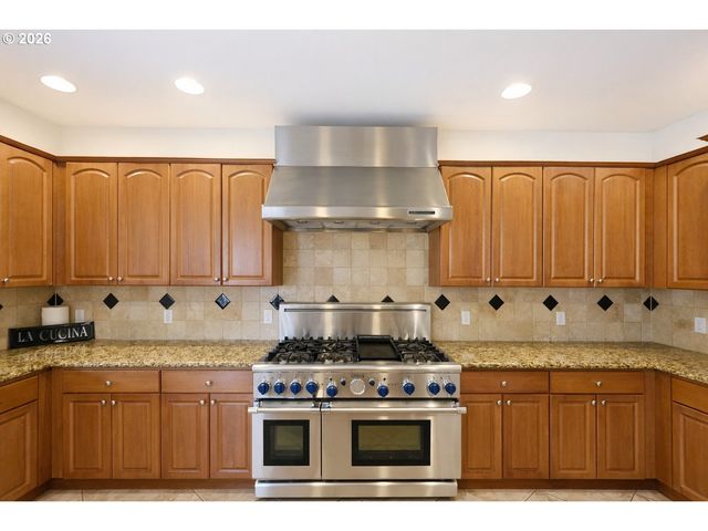 688 W X St, Washougal, WA 98671