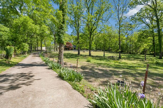 660 Allisona Rd, Eagleville, TN 37060