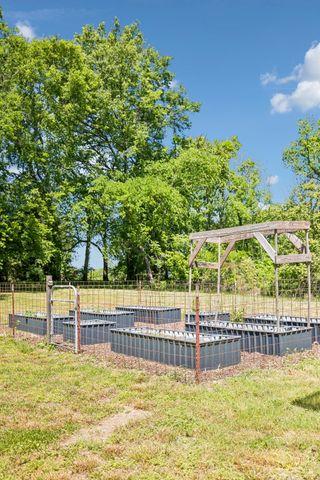 660 Allisona Rd, Eagleville, TN 37060