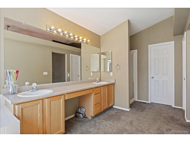 5932 S Versailles St, Aurora, CO 80015