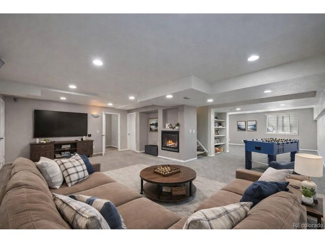 5932 S Versailles St, Aurora, CO 80015