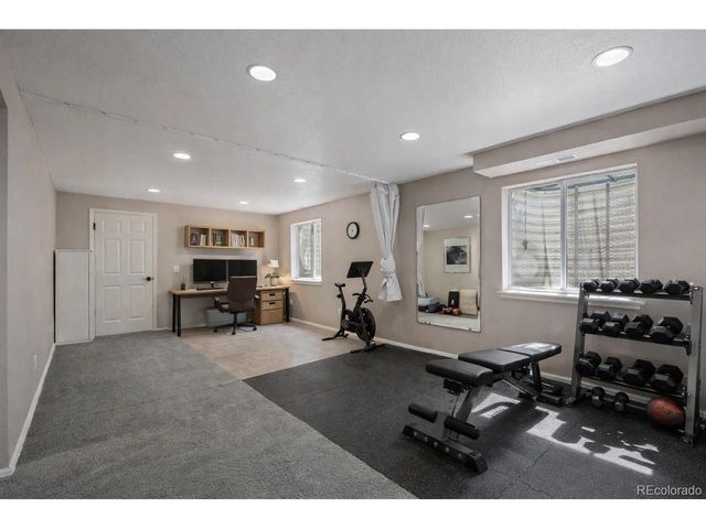 5932 S Versailles St, Aurora, CO 80015