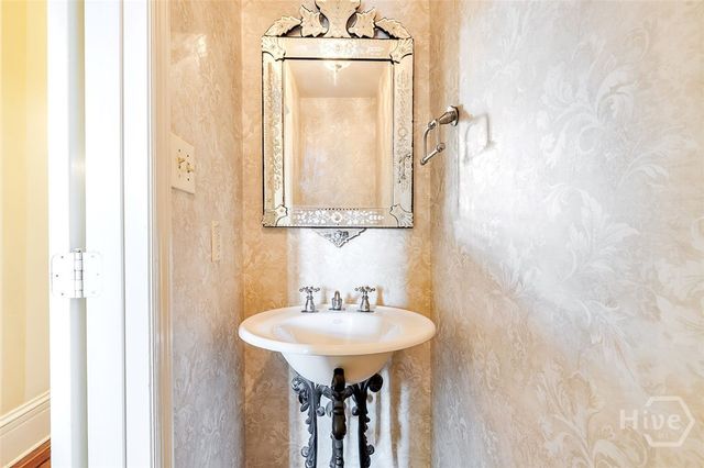 118 E Gaston Street, Savannah, GA 31401