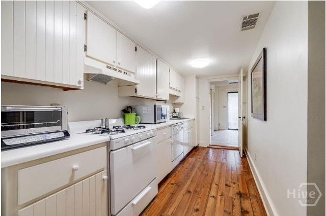 118 E Gaston Street, Savannah, GA 31401