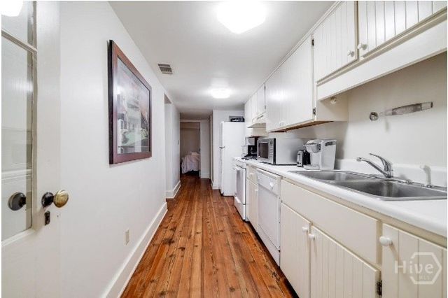 118 E Gaston Street, Savannah, GA 31401