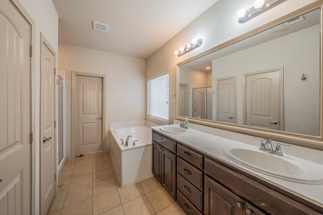 12713 Diamond Peak Drive, Fort Worth, TX 76177