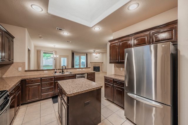 12713 Diamond Peak Drive, Fort Worth, TX 76177