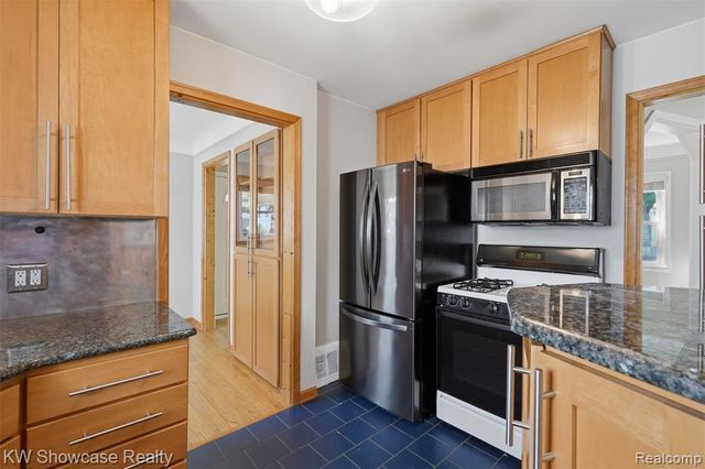 316 S Edison Avenue, Royal Oak, MI 48067