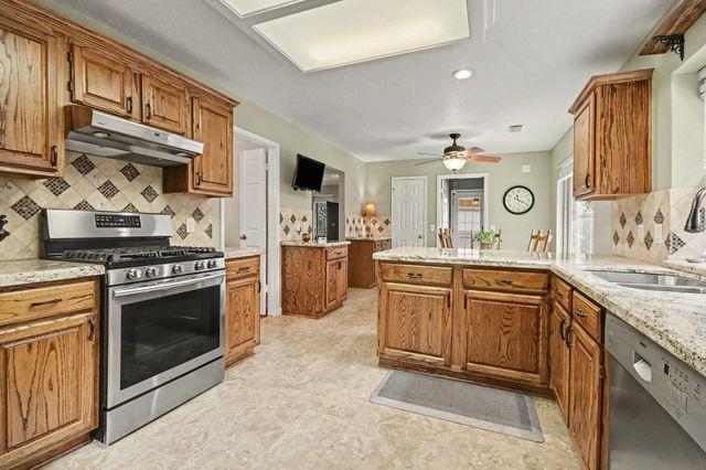 2116 Hollow Reef Circle, League City, TX 77573