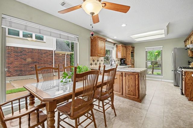 2116 Hollow Reef Circle, League City, TX 77573