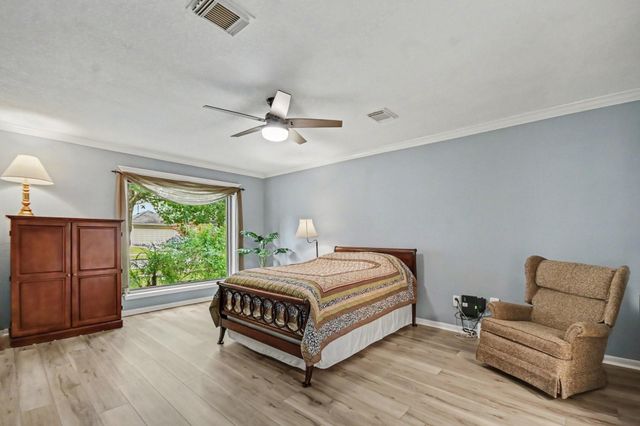 2116 Hollow Reef Circle, League City, TX 77573