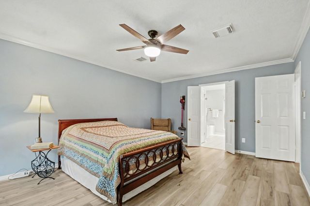 2116 Hollow Reef Circle, League City, TX 77573