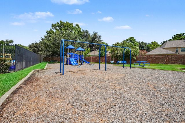 2116 Hollow Reef Circle, League City, TX 77573