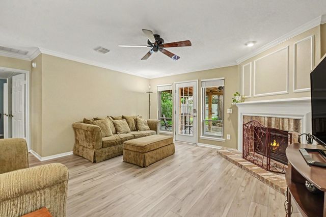 2116 Hollow Reef Circle, League City, TX 77573